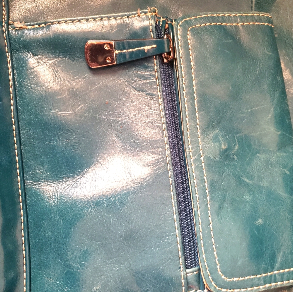 Giani Berneni  cross body bag. Teal.
